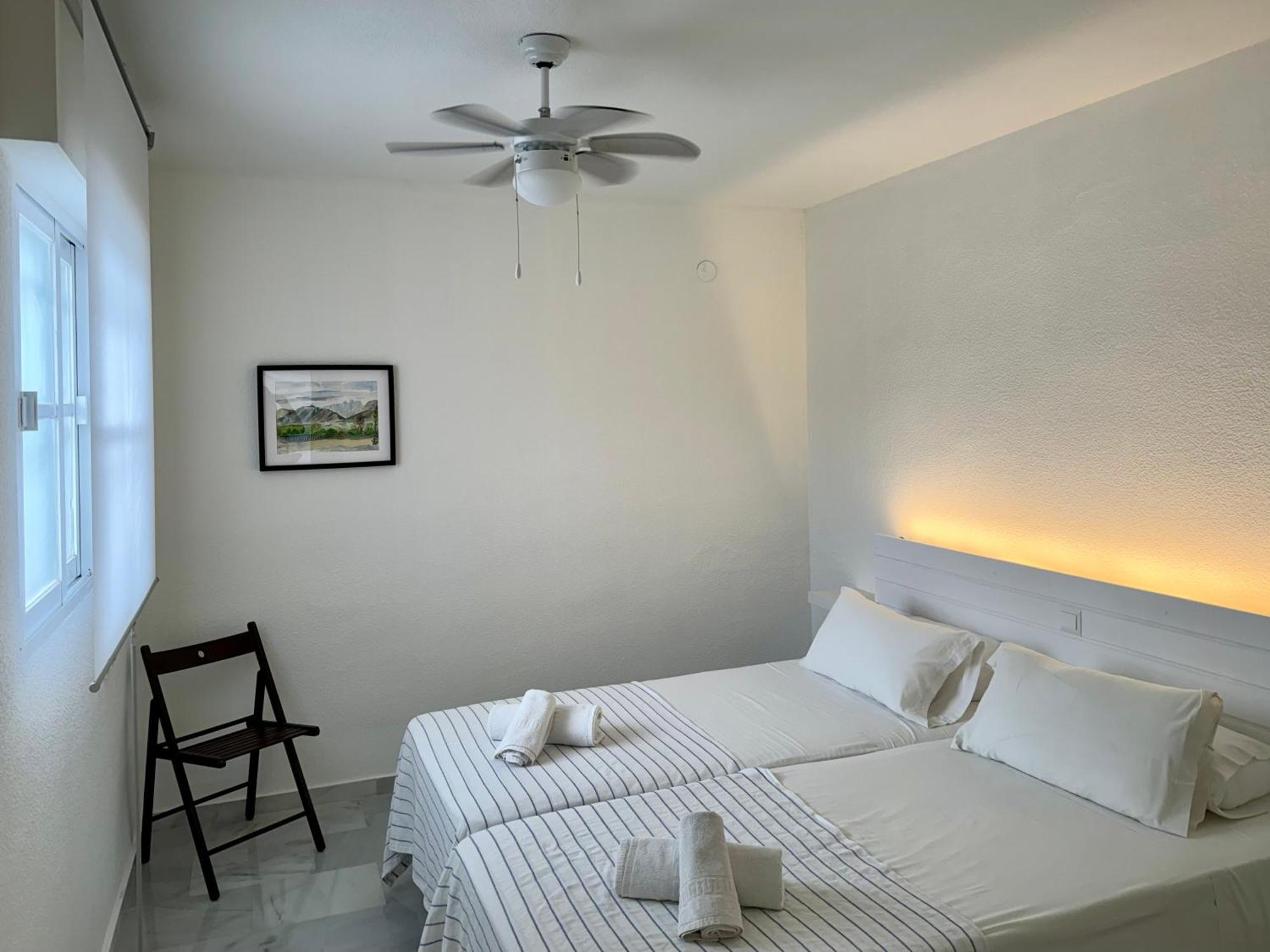Fuentes De Nerja Apartman Szoba fotó